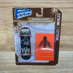 Finger Skateboard and Ramp